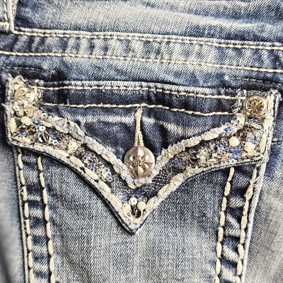 Miss Me Distressed Whiskered Signature Skinny Jeans EUC - Picture 4 of 16